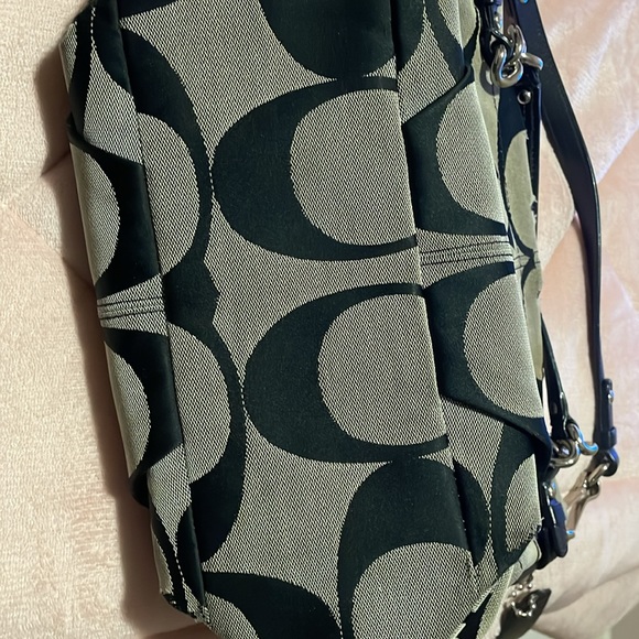Coach purse good condition - Picture 5 of 6